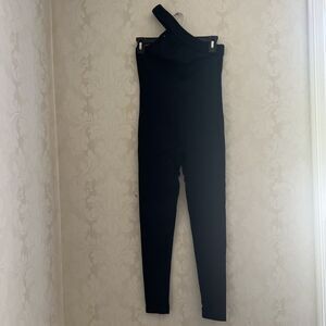 OQQ Women's Medium M Seamless Black Ribbed One Shoulder Full Length Bodysuit
